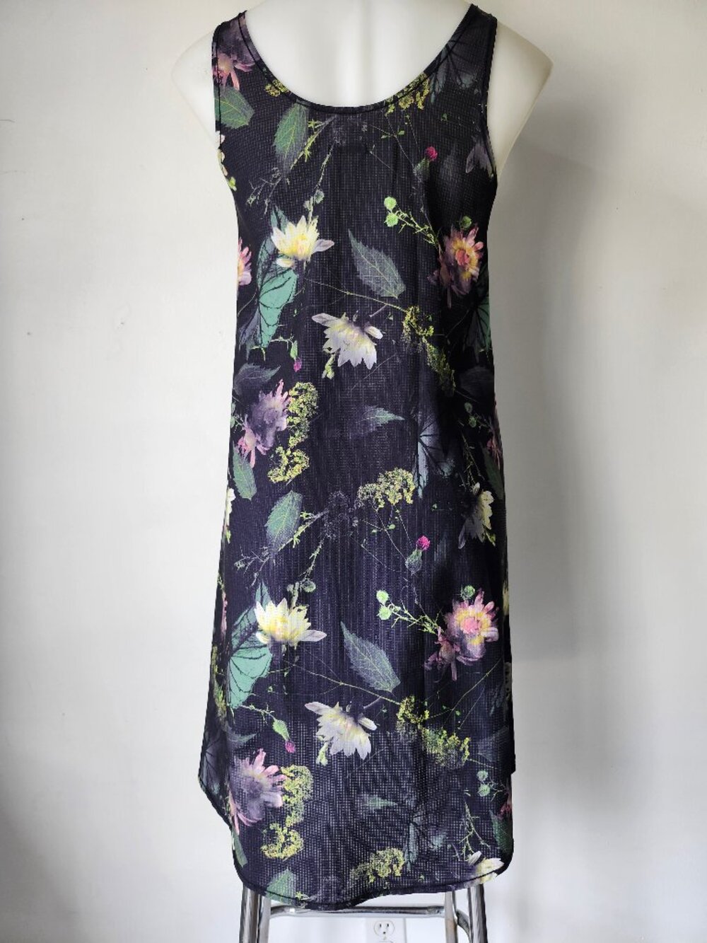 Oiselle Breezy Botanical Floral Technical Sheer Fabric Tank Dress w Pockets - Picture 2 of 16